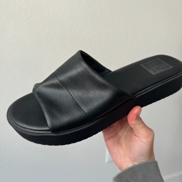 Dolce Vita black leather slides - Picture 5 of 7